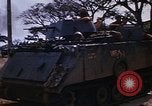 Standbild US-Truppen suchen Viet Cong Saigon Vietnam, 1968, aus Sekunde 44 historischem Filmmaterial Videoclip 65675052381