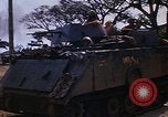 Standbild US-Truppen suchen Viet Cong Saigon Vietnam, 1968, aus Sekunde 45 historischem Filmmaterial Videoclip 65675052381