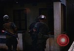Standbild US-Truppen suchen Viet Cong Saigon Vietnam, 1968, aus Sekunde 61 historischem Filmmaterial Videoclip 65675052381