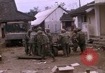 Standbild US-Marines starten Tet-Offensive in Hue Hue Vietnam, 1968, aus Sekunde 5 historischem Filmmaterial Videoclip 65675052395