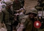Standbild US-Marines starten Tet-Offensive in Hue Hue Vietnam, 1968, aus Sekunde 9 historischem Filmmaterial Videoclip 65675052395