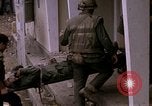 Standbild US-Marines starten Tet-Offensive in Hue Hue Vietnam, 1968, aus Sekunde 13 historischem Filmmaterial Videoclip 65675052395