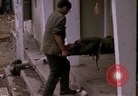 Standbild US-Marines starten Tet-Offensive in Hue Hue Vietnam, 1968, aus Sekunde 15 historischem Filmmaterial Videoclip 65675052395