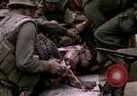 Standbild US-Marines starten Tet-Offensive in Hue Hue Vietnam, 1968, aus Sekunde 21 historischem Filmmaterial Videoclip 65675052395