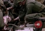 Standbild US-Marines starten Tet-Offensive in Hue Hue Vietnam, 1968, aus Sekunde 23 historischem Filmmaterial Videoclip 65675052395