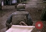 Standbild US-Marines starten Tet-Offensive in Hue Hue Vietnam, 1968, aus Sekunde 27 historischem Filmmaterial Videoclip 65675052395