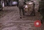 Standbild US-Marines starten Tet-Offensive in Hue Hue Vietnam, 1968, aus Sekunde 34 historischem Filmmaterial Videoclip 65675052395