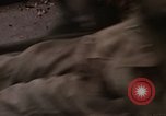 Standbild US-Marines starten Tet-Offensive in Hue Hue Vietnam, 1968, aus Sekunde 42 historischem Filmmaterial Videoclip 65675052395