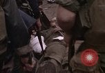 Standbild US-Marines starten Tet-Offensive in Hue Hue Vietnam, 1968, aus Sekunde 43 historischem Filmmaterial Videoclip 65675052395