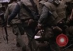 Standbild US-Marines starten Tet-Offensive in Hue Hue Vietnam, 1968, aus Sekunde 48 historischem Filmmaterial Videoclip 65675052395