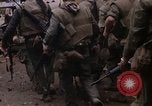 Standbild US-Marines starten Tet-Offensive in Hue Hue Vietnam, 1968, aus Sekunde 49 historischem Filmmaterial Videoclip 65675052395