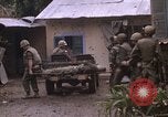 Standbild US-Marines starten Tet-Offensive in Hue Hue Vietnam, 1968, aus Sekunde 55 historischem Filmmaterial Videoclip 65675052395