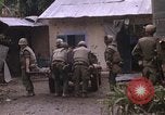 Standbild US-Marines starten Tet-Offensive in Hue Hue Vietnam, 1968, aus Sekunde 58 historischem Filmmaterial Videoclip 65675052395