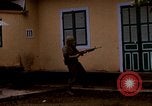 Standbild H Firma 2nd Battalion 5th Marines 1 Division Hue Vietnam, 1968, aus Sekunde 30 historischem Filmmaterial Videoclip 65675052401