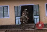 Standbild H Firma 2nd Battalion 5th Marines 1 Division Hue Vietnam, 1968, aus Sekunde 44 historischem Filmmaterial Videoclip 65675052401