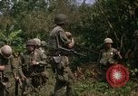 Standbild H Firma 2nd Battalion 5th Marines 1 Division Hue Vietnam, 1968, aus Sekunde 13 historischem Filmmaterial Videoclip 65675052402