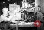 Image Les travailleurs de la production de guerre à l'usine d'avion Long Beach California USA, 1942, de la seconde 12 séquences d'archives historiques vidéo 65675052407
