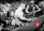Image Les travailleurs de la production de guerre à l'usine d'avion Long Beach California USA, 1942, de la seconde 18 séquences d'archives historiques vidéo 65675052407