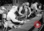 Image Les travailleurs de la production de guerre à l'usine d'avion Long Beach California USA, 1942, de la seconde 21 séquences d'archives historiques vidéo 65675052407