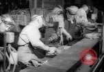 Image Les travailleurs de la production de guerre à l'usine d'avion Long Beach California USA, 1942, de la seconde 23 séquences d'archives historiques vidéo 65675052407