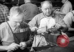Image Les travailleurs de la production de guerre à l'usine d'avion Long Beach California USA, 1942, de la seconde 27 séquences d'archives historiques vidéo 65675052407