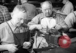 Image Les travailleurs de la production de guerre à l'usine d'avion Long Beach California USA, 1942, de la seconde 29 séquences d'archives historiques vidéo 65675052407