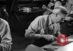 Image Les travailleurs de la production de guerre à l'usine d'avion Long Beach California USA, 1942, de la seconde 44 séquences d'archives historiques vidéo 65675052407