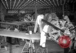 Standbild Arbeitnehmer El Segundo California USA, 1942, aus Sekunde 4 historischem Filmmaterial Videoclip 65675052409