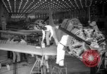 Standbild Arbeitnehmer El Segundo California USA, 1942, aus Sekunde 5 historischem Filmmaterial Videoclip 65675052409