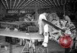 Standbild Arbeitnehmer El Segundo California USA, 1942, aus Sekunde 11 historischem Filmmaterial Videoclip 65675052409