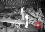 Standbild Arbeitnehmer El Segundo California USA, 1942, aus Sekunde 12 historischem Filmmaterial Videoclip 65675052409