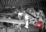 Standbild Arbeitnehmer El Segundo California USA, 1942, aus Sekunde 15 historischem Filmmaterial Videoclip 65675052409