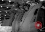 Standbild Arbeitnehmer El Segundo California USA, 1942, aus Sekunde 20 historischem Filmmaterial Videoclip 65675052409