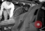 Standbild Arbeitnehmer El Segundo California USA, 1942, aus Sekunde 24 historischem Filmmaterial Videoclip 65675052409