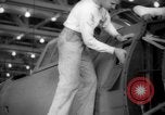Standbild Arbeitnehmer El Segundo California USA, 1942, aus Sekunde 29 historischem Filmmaterial Videoclip 65675052409