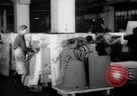 Immagine di Addetto Navale Pontiac Michigan USA, 1942, secondo 11 filmato di repertorio 65675052412