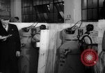 Immagine di Addetto Navale Pontiac Michigan USA, 1942, secondo 26 filmato di repertorio 65675052412