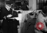 Immagine di Addetto Navale Pontiac Michigan USA, 1942, secondo 32 filmato di repertorio 65675052412