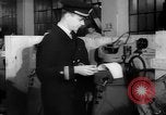 Immagine di Addetto Navale Pontiac Michigan USA, 1942, secondo 34 filmato di repertorio 65675052412