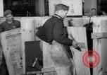 Immagine di Addetto Navale Pontiac Michigan USA, 1942, secondo 43 filmato di repertorio 65675052412