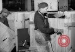 Immagine di Addetto Navale Pontiac Michigan USA, 1942, secondo 44 filmato di repertorio 65675052412