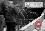 Standbild Arbeitnehmer Pontiac Michigan USA, 1942, aus Sekunde 14 historischem Filmmaterial Videoclip 65675052413