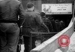 Standbild Arbeitnehmer Pontiac Michigan USA, 1942, aus Sekunde 15 historischem Filmmaterial Videoclip 65675052413