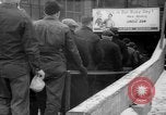Standbild Arbeitnehmer Pontiac Michigan USA, 1942, aus Sekunde 16 historischem Filmmaterial Videoclip 65675052413
