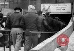 Standbild Arbeitnehmer Pontiac Michigan USA, 1942, aus Sekunde 18 historischem Filmmaterial Videoclip 65675052413