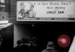 Standbild Arbeitnehmer Pontiac Michigan USA, 1942, aus Sekunde 26 historischem Filmmaterial Videoclip 65675052413