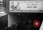Standbild Arbeitnehmer Pontiac Michigan USA, 1942, aus Sekunde 30 historischem Filmmaterial Videoclip 65675052413