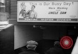 Standbild Arbeitnehmer Pontiac Michigan USA, 1942, aus Sekunde 32 historischem Filmmaterial Videoclip 65675052413