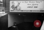Standbild Arbeitnehmer Pontiac Michigan USA, 1942, aus Sekunde 36 historischem Filmmaterial Videoclip 65675052413