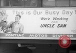 Standbild Arbeitnehmer Pontiac Michigan USA, 1942, aus Sekunde 45 historischem Filmmaterial Videoclip 65675052413